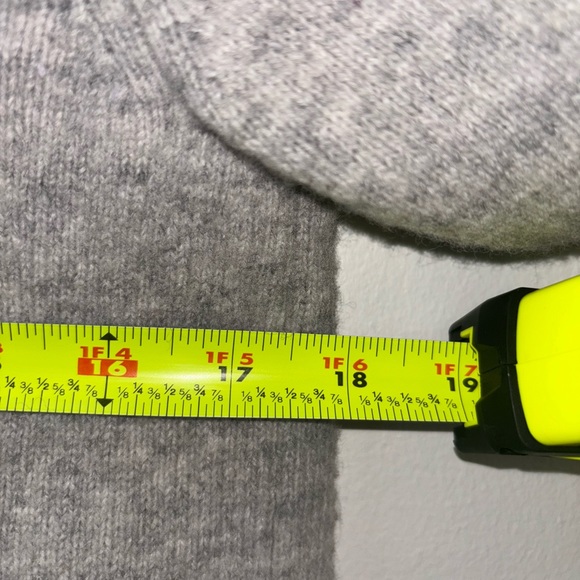 Refectory Gray Crewneck Lambswool Sweater Size Small - Picture 10 of 11